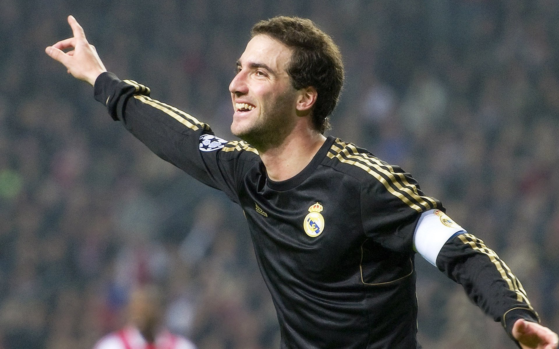 开云体育在线-勇士队遭遇三连败，卫冕之路不平坦，勇士3连胜