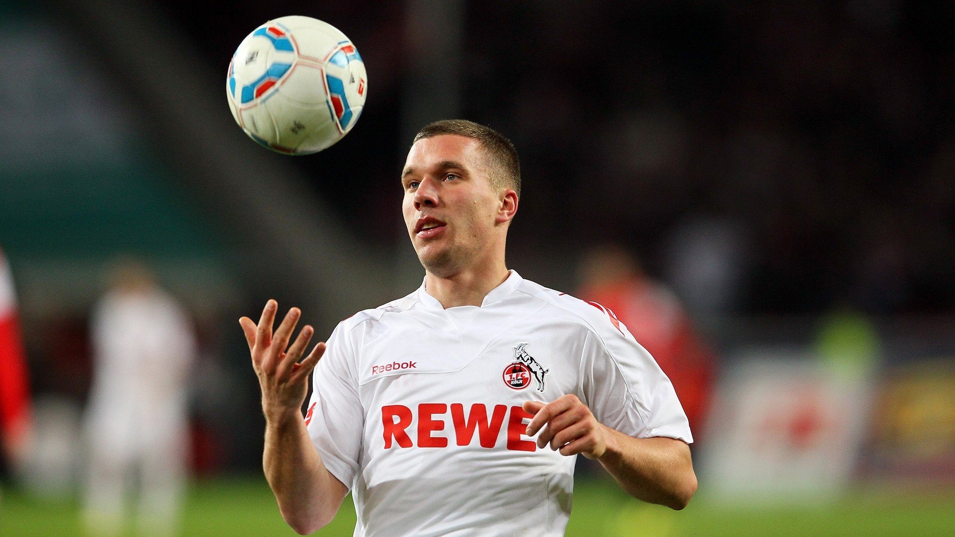 巴西女足在奥运会小组赛中与加拿大队激战，巴西女足对战加拿大女足